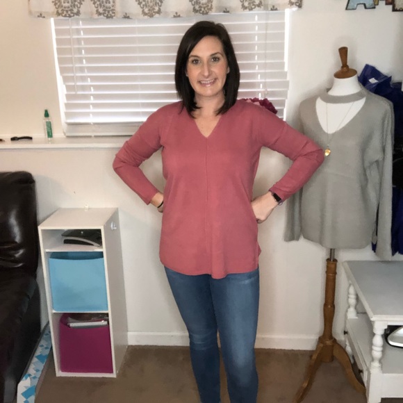 Pink Sweater - Picture 1 of 4